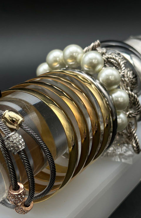 Mixed Fashion Jewelry Lot 18 Bracelets Bangles Cuffs Faux Pearl Rhinestone