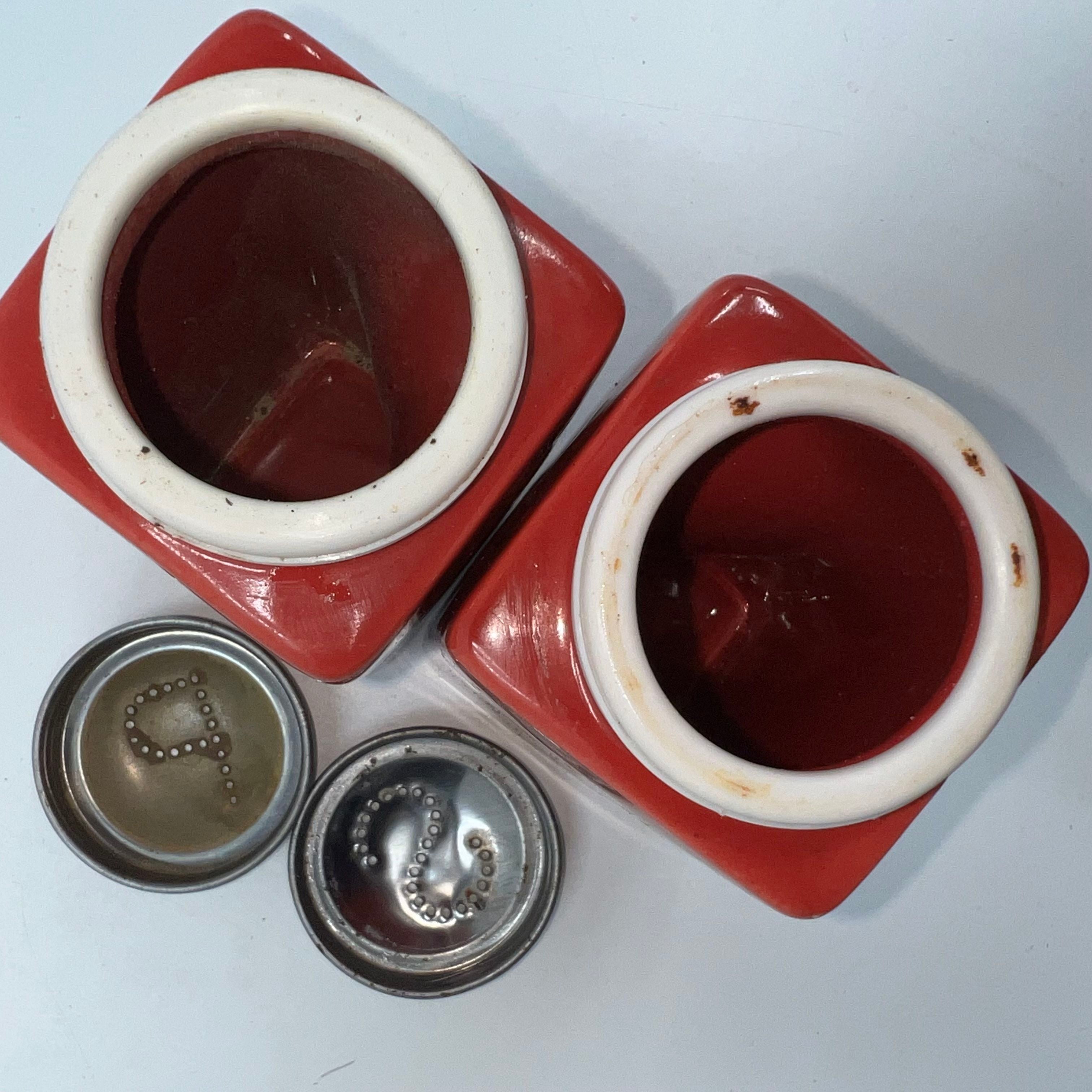 OGGİ Red Ceramic Salt and Pepper Shakers Modernist Design Metal Lids 'S' 'P'
