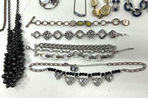 Vintage Lia Sophia & Mixed Costume Jewelry Lot Necklaces Bracelets Earrings