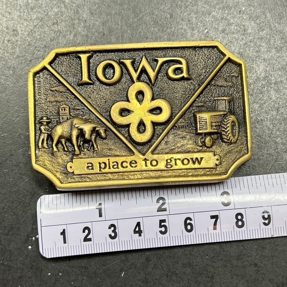 Vintage Heritage Mint Brass Iowa A Place To Grow Belt Buckle with Leather Pouch