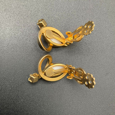 Vintage Mid Century Gold Tone Milk Glass Abstract Brooch & Earrings Demi Parure