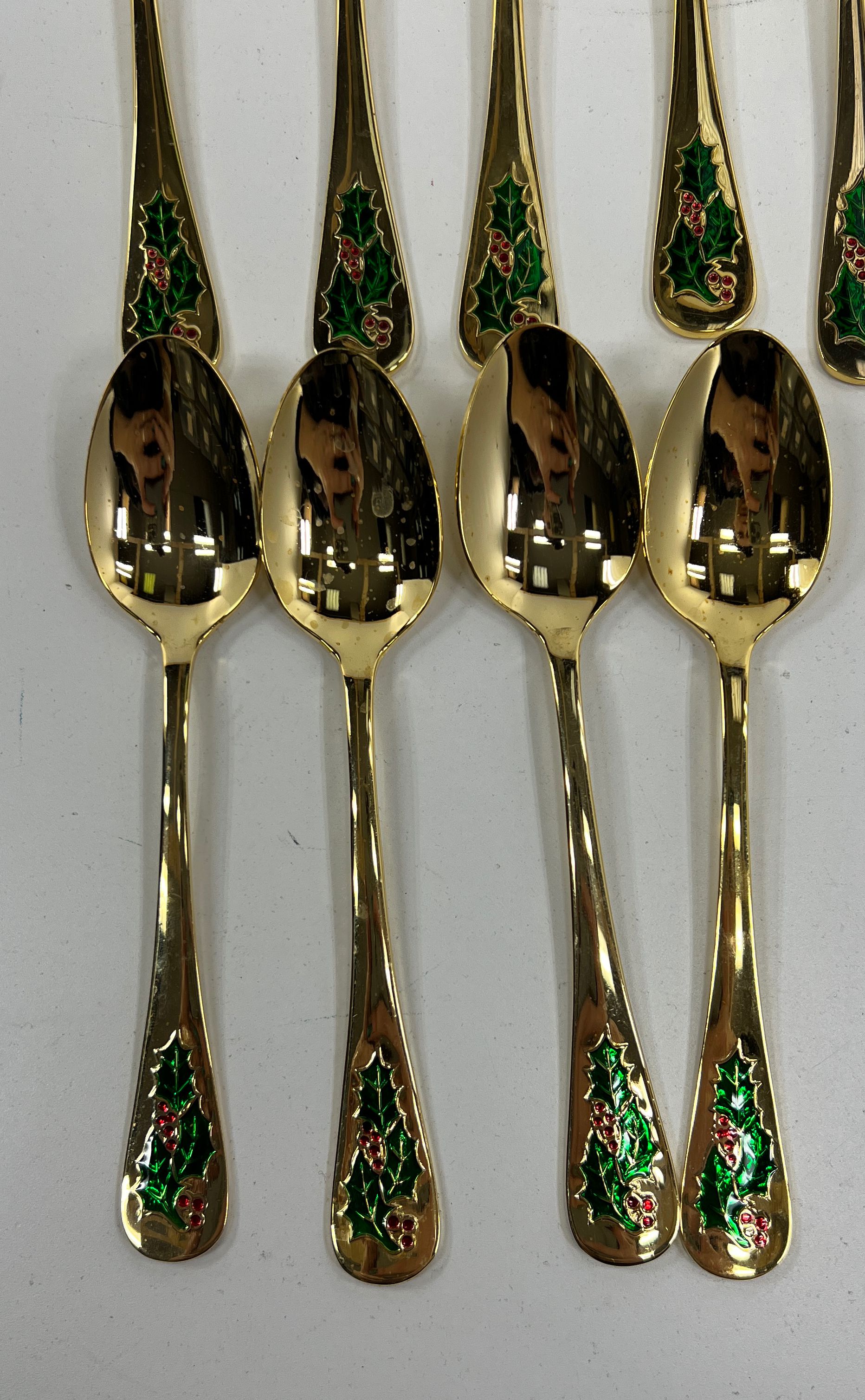 Holiday Christmas Dining Unbranded Gold Tone Holly Berry Flatware Set