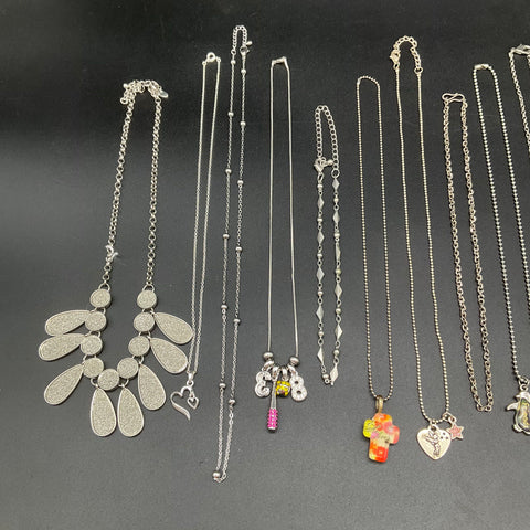 Vintage to Modern Mixed Costume Jewelry Necklace Lot 15 Pcs Bib Pendant Chain