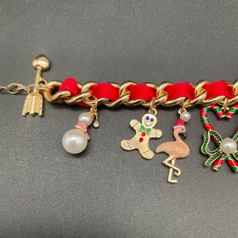 Betsey Johnson Gold Tone Christmas Charm Bracelet Holiday Whimsical Multi 7.5"