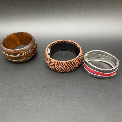Liz Claiborne Mixed Vintage to Modern Bracelet Jewelry Lot of 20 Cuffs Bangles