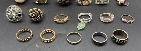 Mixed Fashion Costume Jewelry Lot 23 Rings Statement Stretch Bands Rhinestone