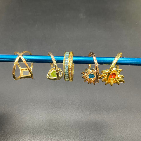 Bomb Party Costume Jewelry Rings Lot of 5 Assorted Styles Sizes 8-10 Gold Tone