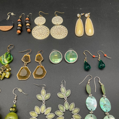 Vintage & Modern Fashion Costume Jewelry Lot 20 Pairs Dangle Boho Earrings
