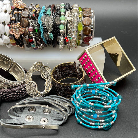 Mixed Costume Jewelry Lot 35+ Bracelets Bangles Cuffs Beaded Vintage to Modern