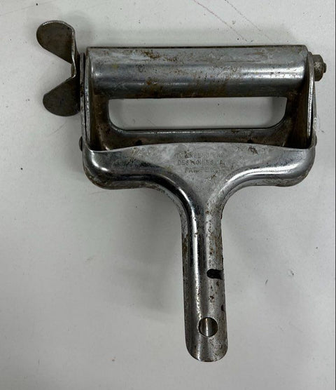 Vintage Kitchen Utensil Lot (5) Townsend Skinner Indestructo Scoop Hand Drill