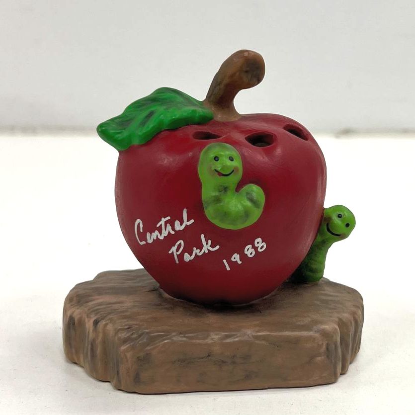 Vintage 80s Hand Painted Central Park 1988 Apple Worms Ceramic Pencil Holder
