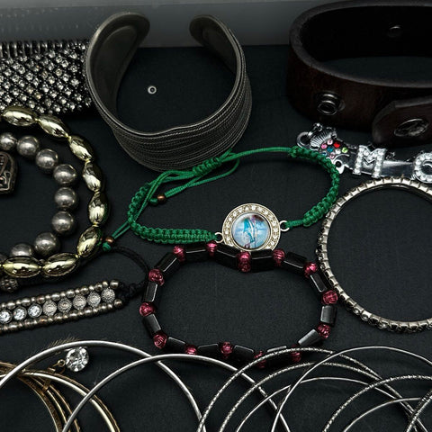Mixed Costume Jewelry Bracelet Lot 40+ Beaded Bangles Cuffs Charm Rhinestone