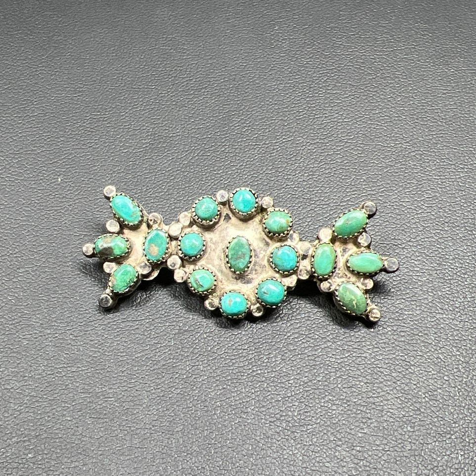 Broach silver with turquoise stone. popular Very good condition