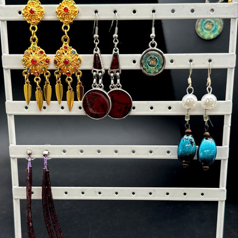 Mixed Costume Jewelry Lot 30+ Pcs Vintage Style Necklaces Bracelets Earrings