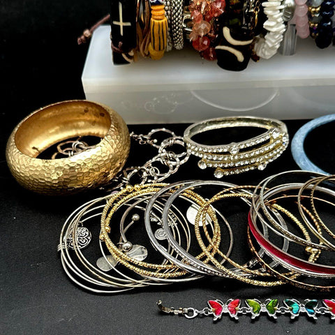 Fashion Jewelry Bracelet Lot Vintage to Modern Beaded Bangles Cuffs Pcs
