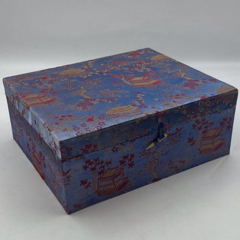 Yi Lin Arts & Treasures of China Ceramic Vase Pair Satsuma Style Boxed Set