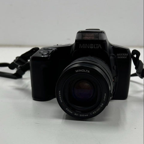Vintage Minolta Maxxum 5000i 35mm SLR Camera with 80-200mm AF Lens A Mount