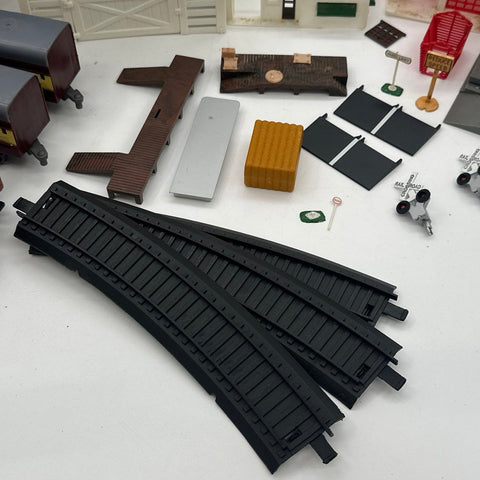 Country Life Farm Playset Lot Plastic Buildings Train Locomotive Track 25pc