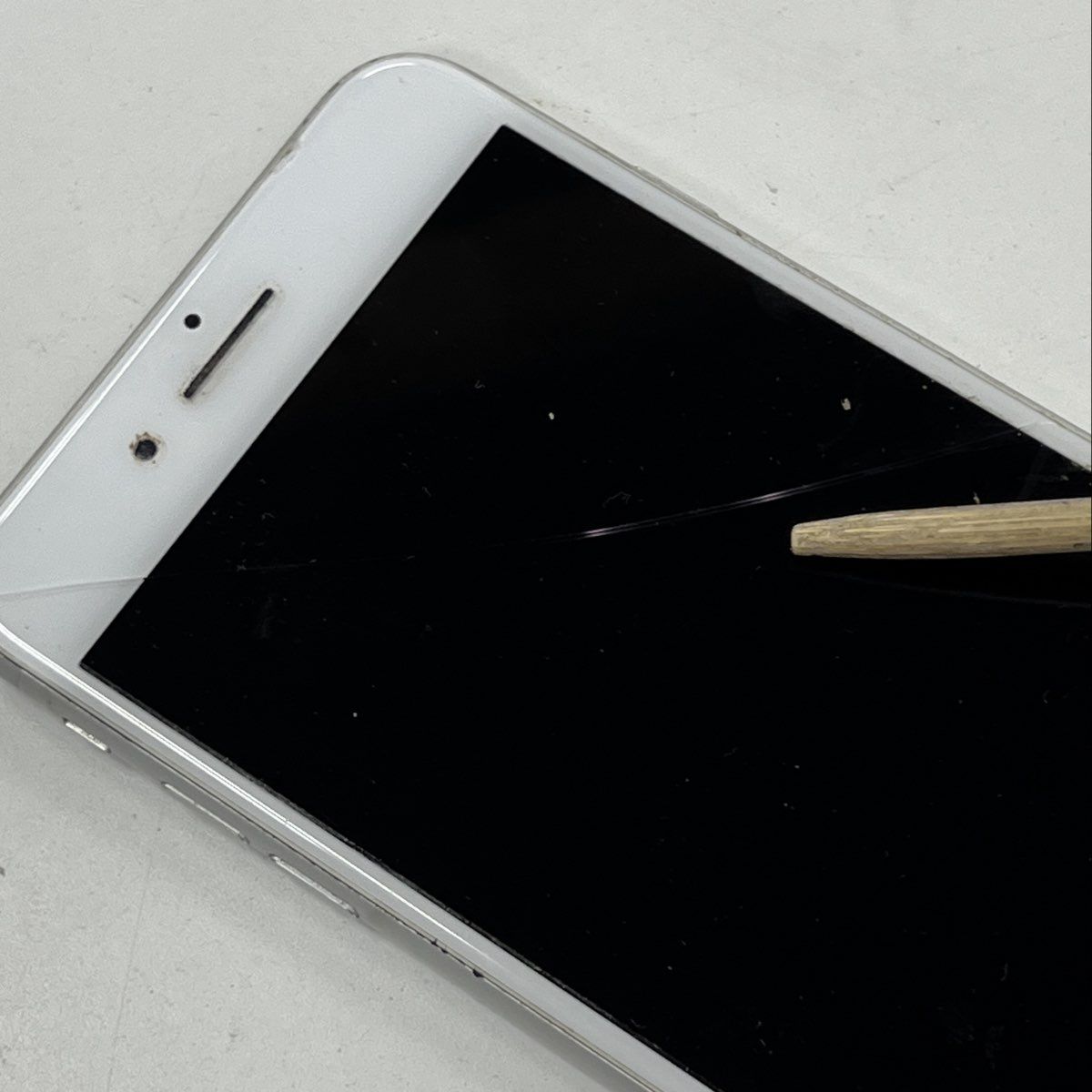 0*5様 iPhone 7 Apple iPhone 7 Plus A1661 Silver Smartphone 5.5