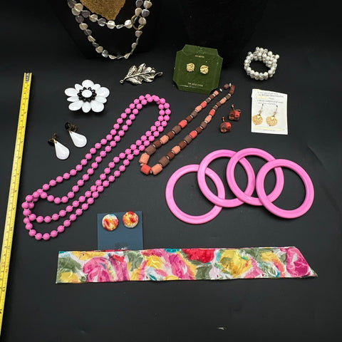Vintage Costume Jewelry Lot 25pc Pink Beaded Leaf Necklaces Earrings Bangles