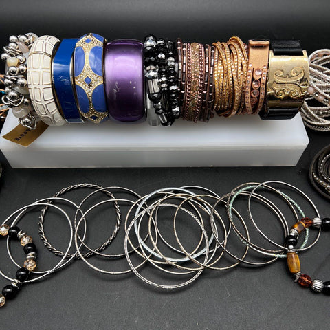 Mixed Costume Jewelry Bracelet Lot 1.4 lb Vintage to Modern Bangles Beaded Wrap