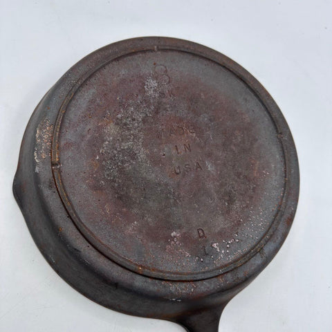 Vintage Lodge No 8 Cast Iron Skillet 3-Notch Heat Ring Made in USA