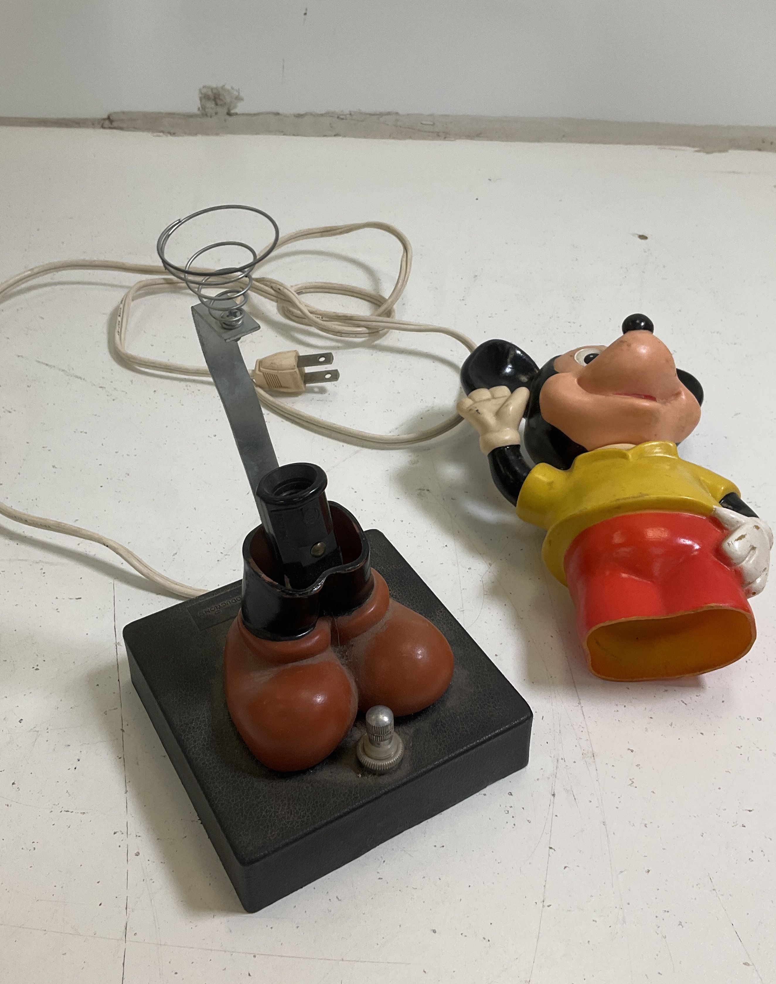 Vintage 70s Walt Disney Mickey Mouse Figural Lamp Dynasty MM-1 Japan For Parts