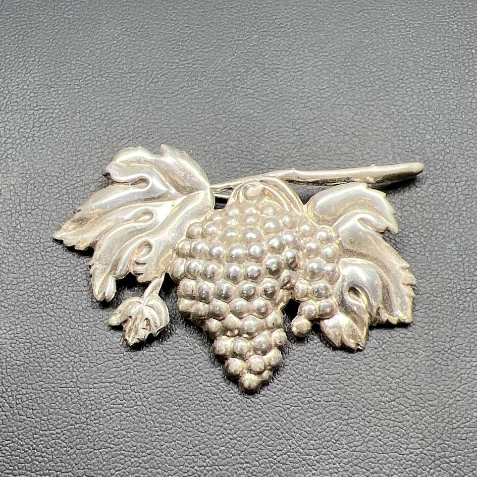 Vintage Lang Sterling Silver Grapes Brooch 6.31g
