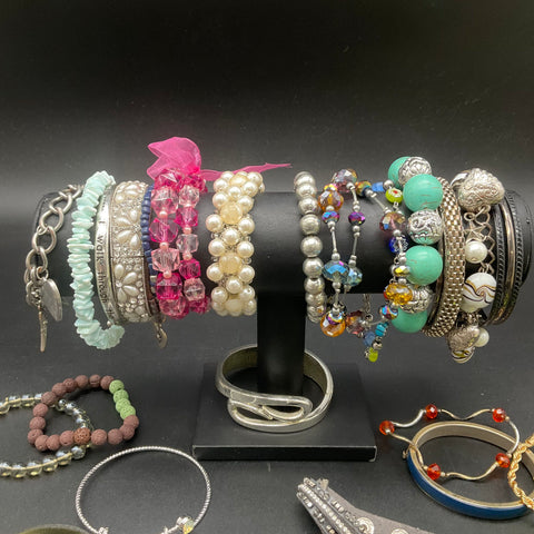 Wearable Jewelry Lot 26 Bracelets Lucky Brand Psalm Bangle Beaded Rhinestone