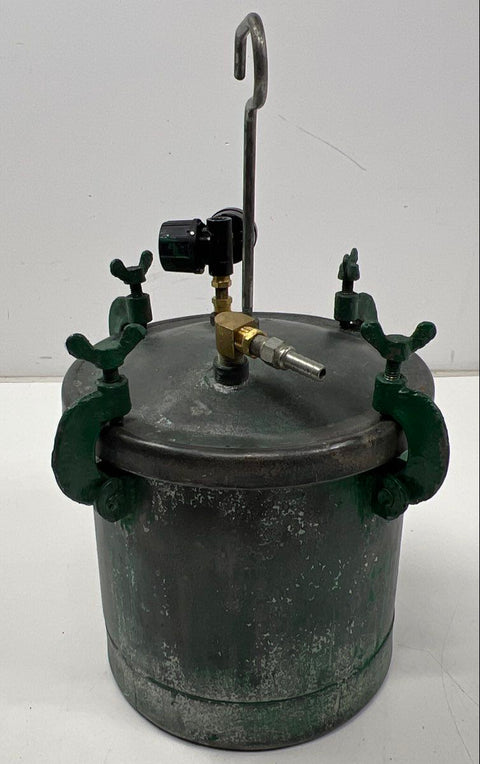 Vintage Binks Paint Pressure Pot 2 Gallon 4-Clamp Lid Gauge Regulator USA