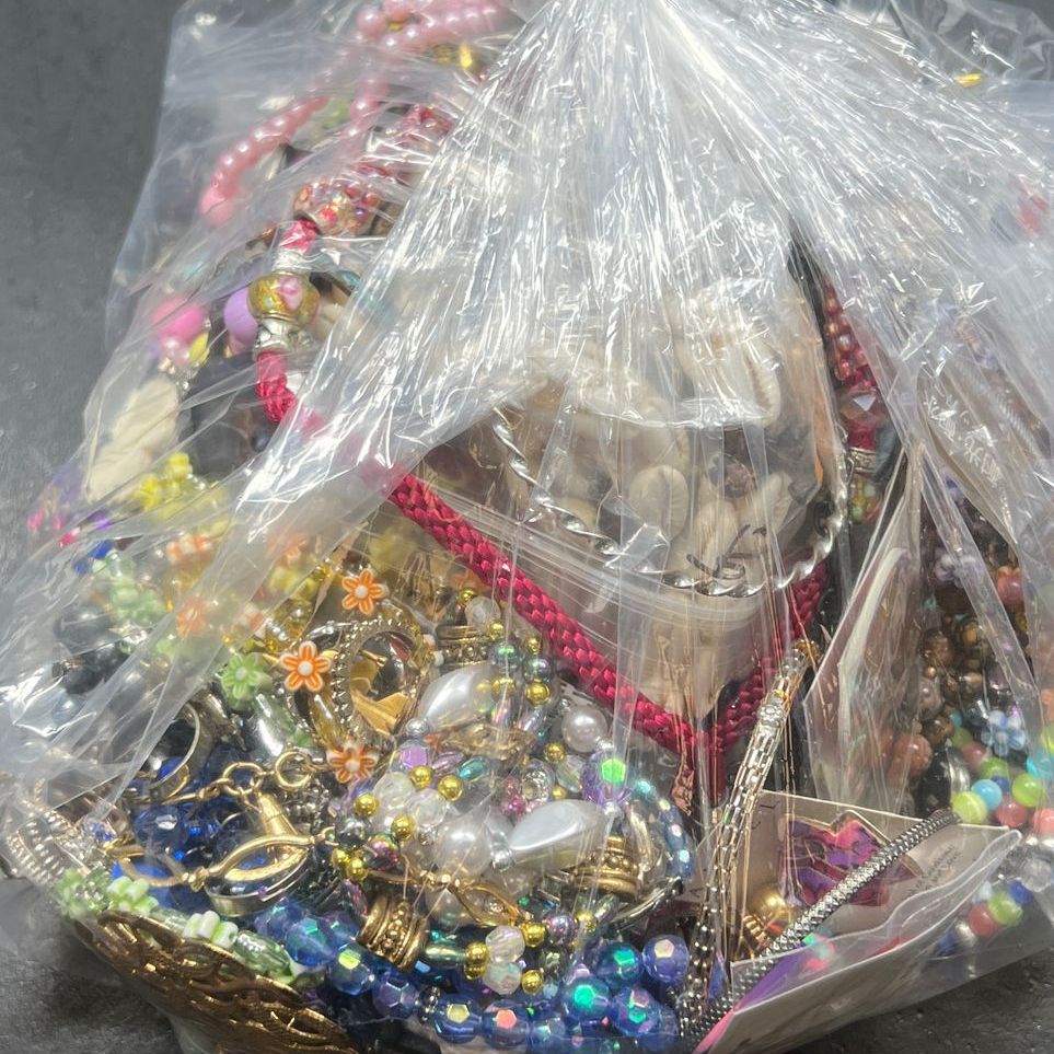 5 Lb Wearable Jewelry Lot