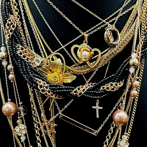 Fashion Necklace Jewelry Lot Gold Tone Silver Tone Beaded Pendants Lot of 20