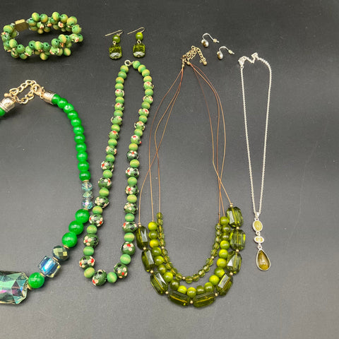 Green Beaded Costume Jewelry Lot Retro Floral Nature Necklaces Earrings 9pc