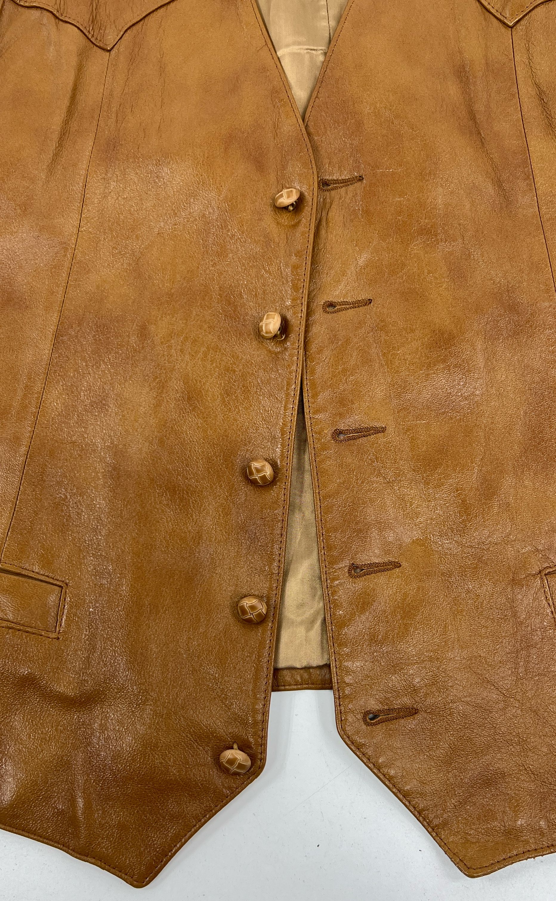 Vintage Men's Peter Caruso Brown Genuine Leather Button Up Vest - Size Medium?