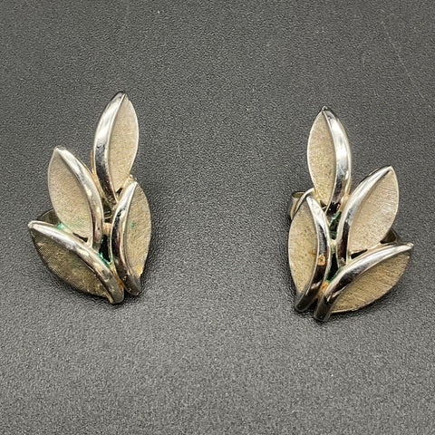 Vintage Crown Trifari Silver Tone Brushed Leaf Flower Demi Parure Brooch Earring