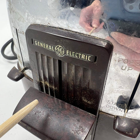 General Electric 139T81 Vintage 1950s Chrome Bakelite 2-Slice Toaster