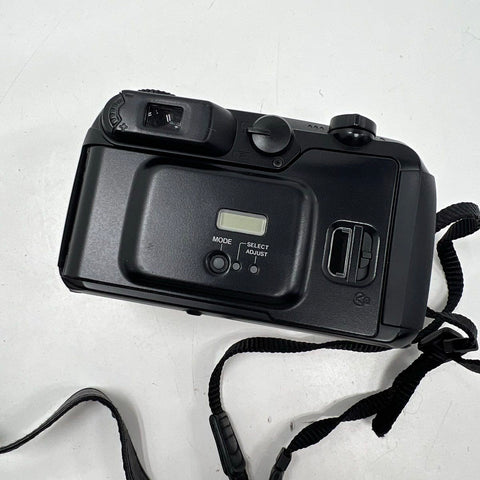 Vintage Pentax IQZoom 200 48-200mm 35mm Point & Shoot Film Camera w/ Case