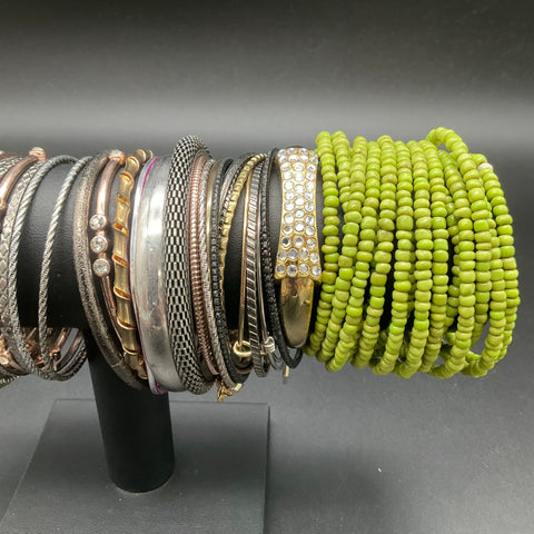 Anne Klein & Mixed Fashion Jewelry Bracelet Lot Bangles Beaded 35+ Pieces