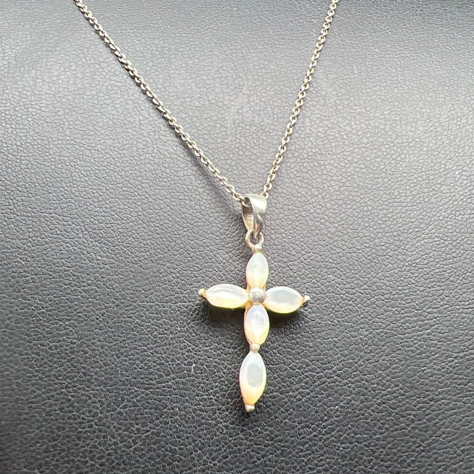 925 Sterling Silver Mother Of Pearl Cross Necklace 2.77g