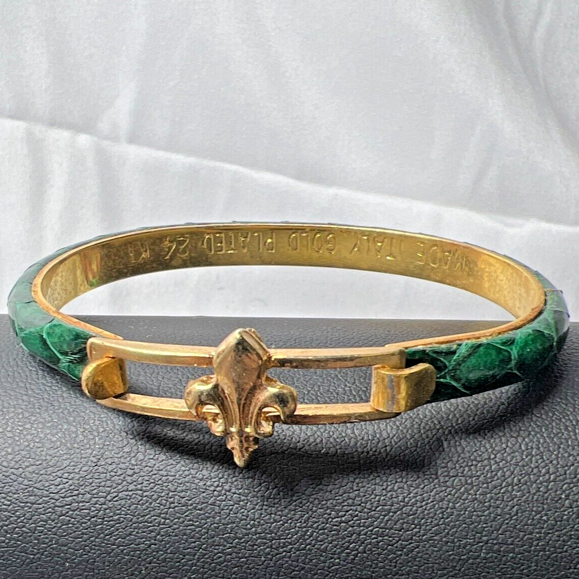 24K Gold Plated Fleur De Lis Shaped Green Leather Hinged Bangle Bracelet 10.78g