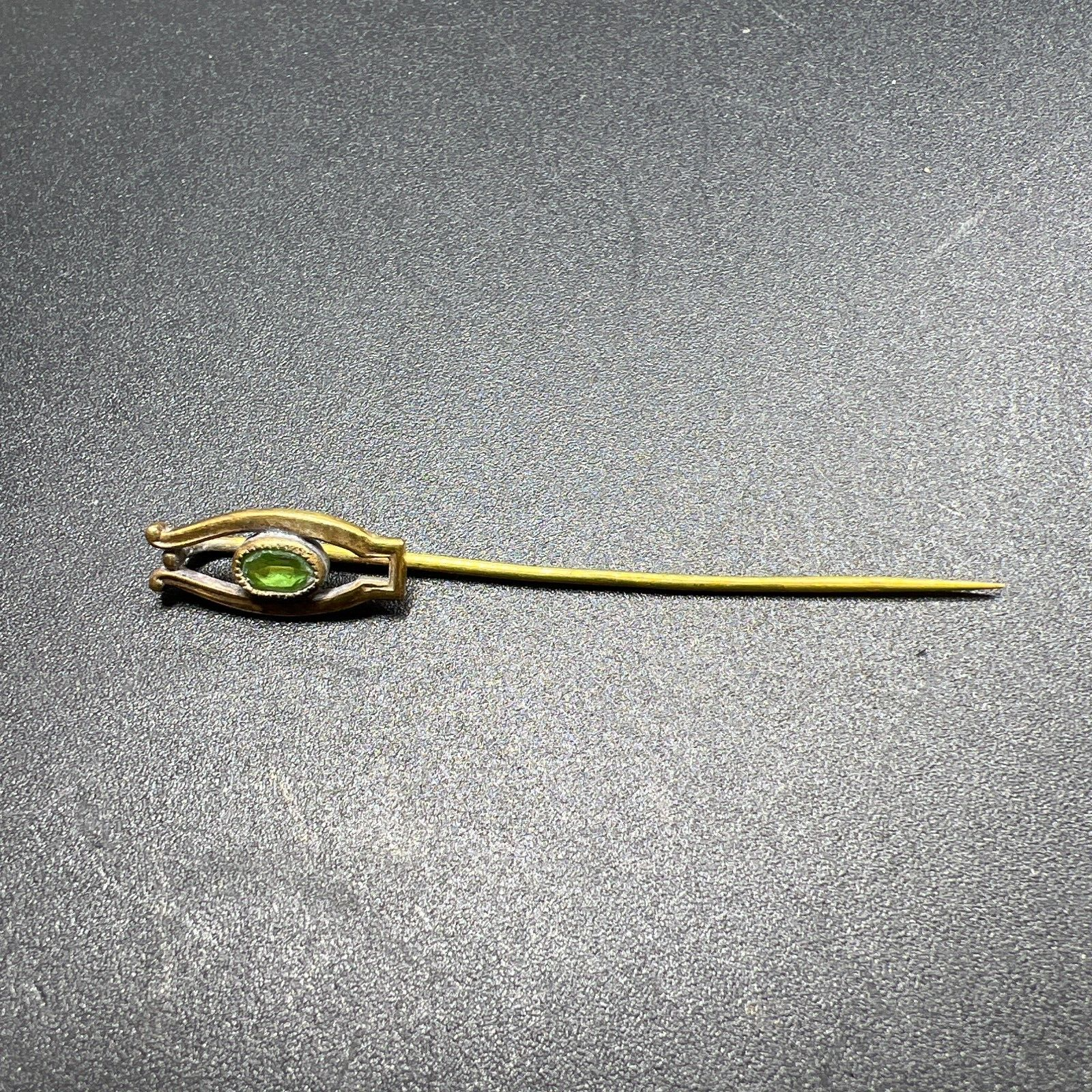 10 KT Costume Jewelry Gold Plate Green Stone Stick Pin 1.43g
