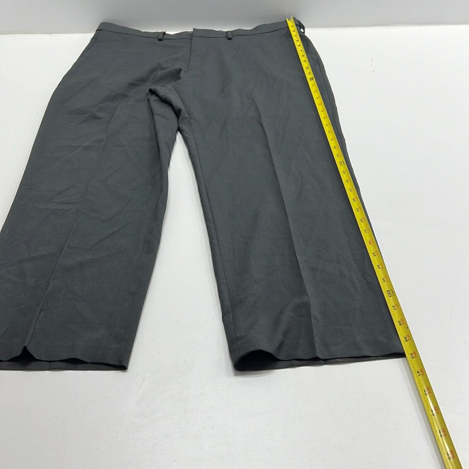 Haggar Men's Gray Classic Fit Pocket Straight Leg Dress Pant Size 38X29