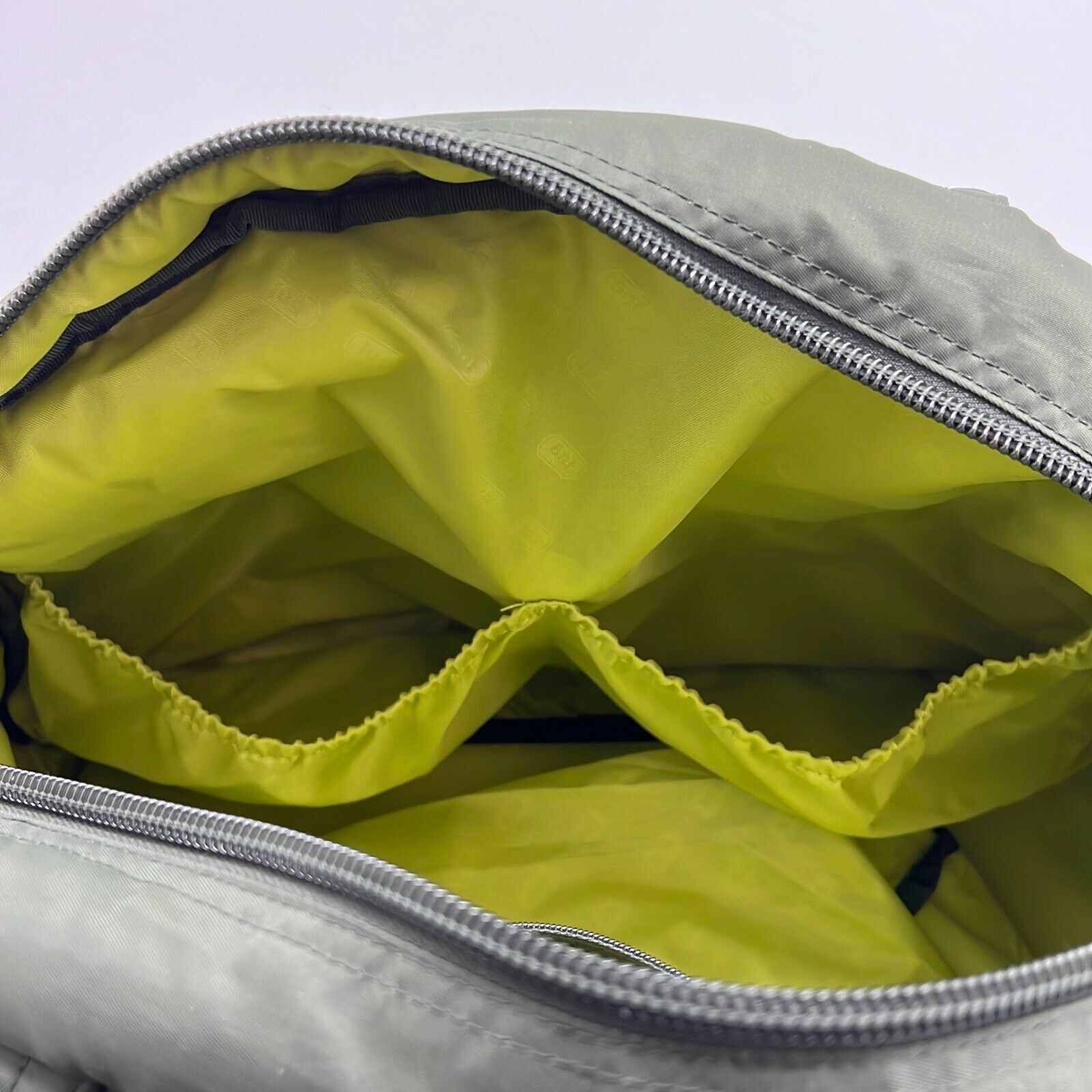 Lug Cartwheel Green Quilted Inner Pocket Detachable Shoulder Strap Duffle Bag
