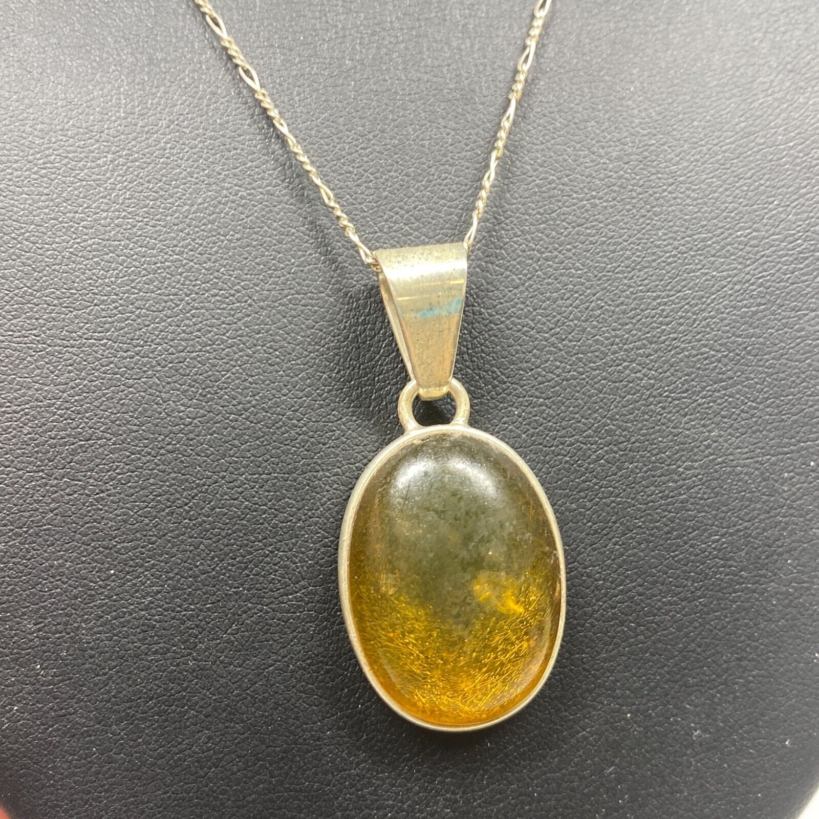 925 Sterling Silver Oval Amber Stone Pendant Necklace