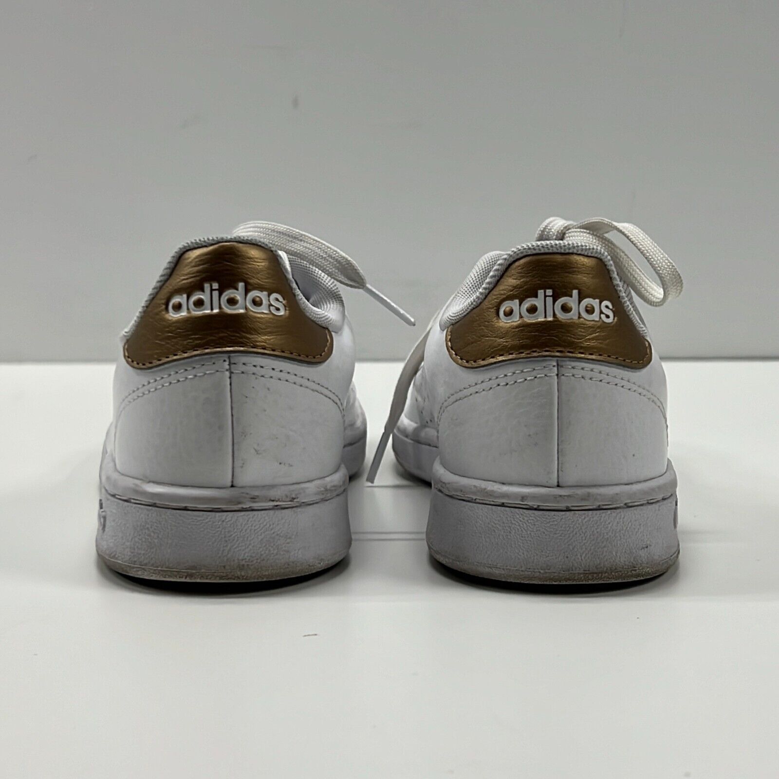 Adidas Women's Advantage F36223 White Low Top Lace-Up Sneaker Shoes Size 7.5