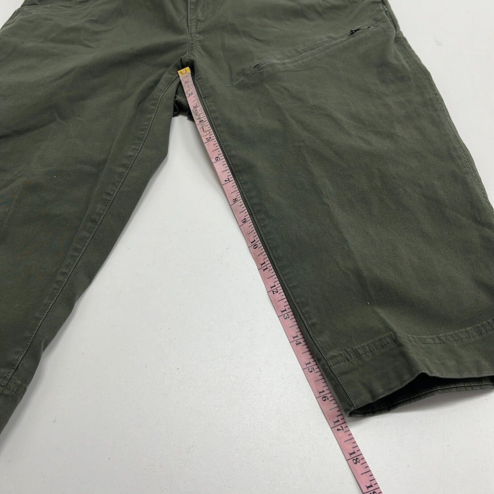 Duluth Trading Co. Women's Green Flat Front Stretch Pockets Capri Pants Size 4