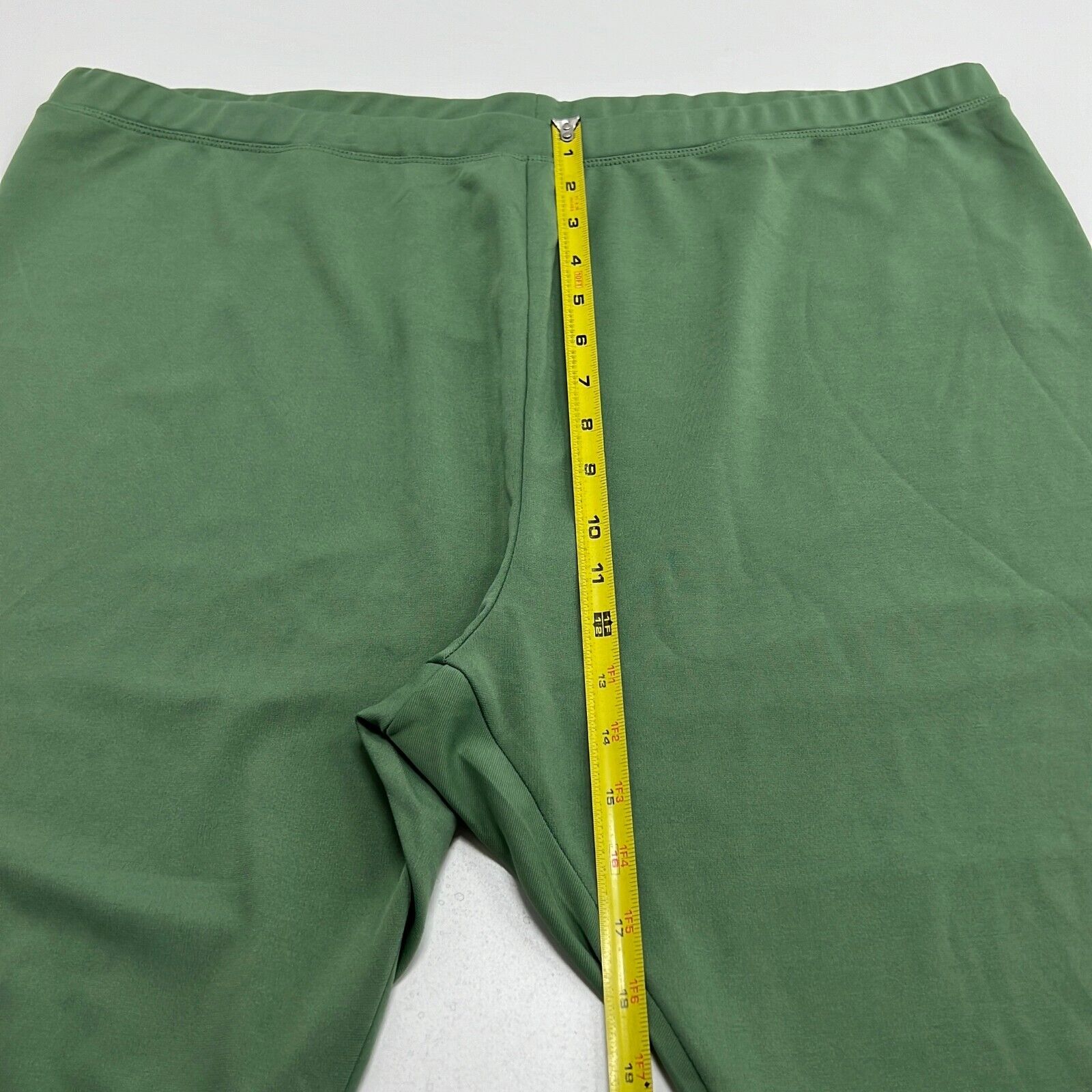 NWT One World Women's Green Flat Front Elastic Waist Pull On Capri Pants Size 3X