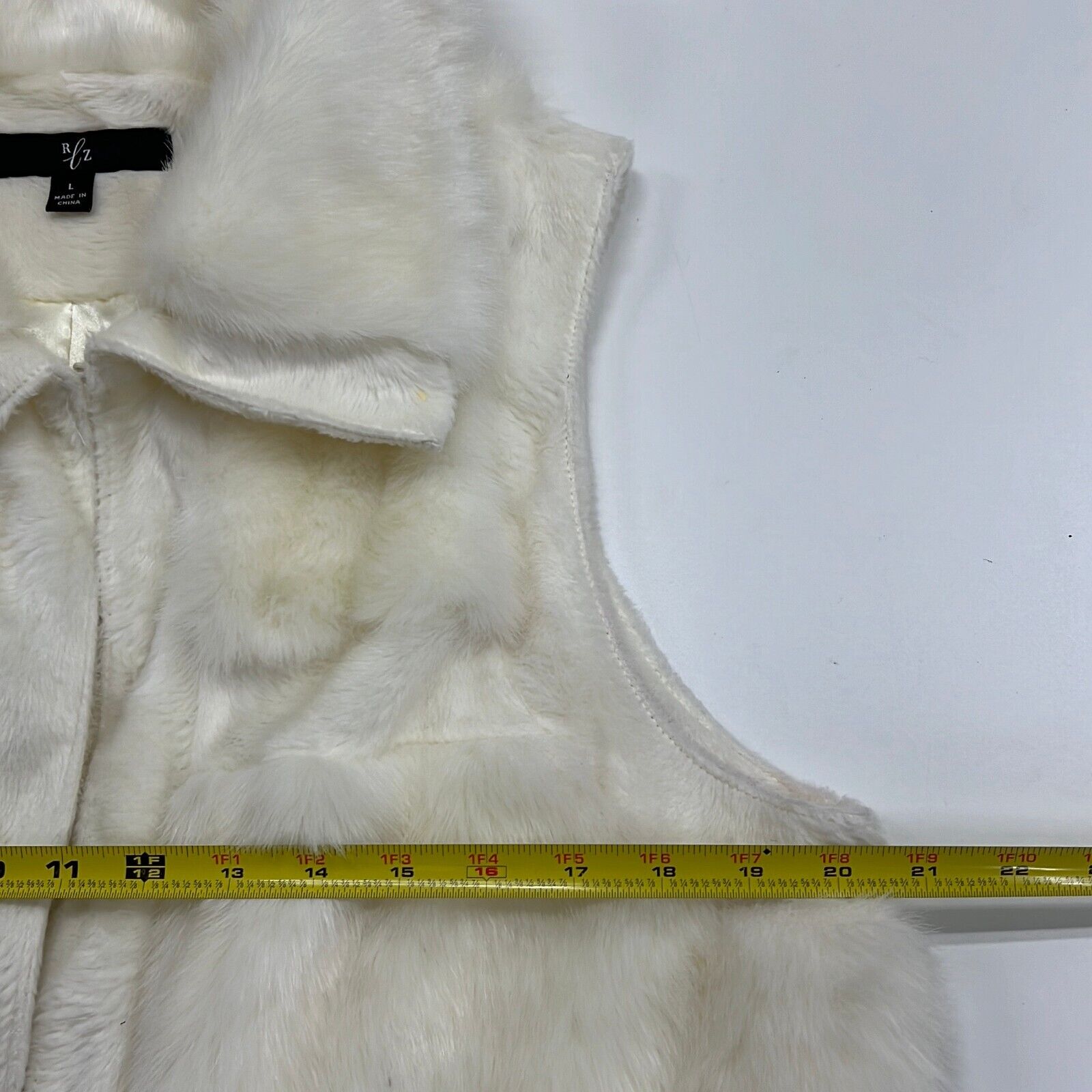 RlZ Women's Ivory Sleeveless Pockets Collared Hook & Eye Faux Fur Vest Size L