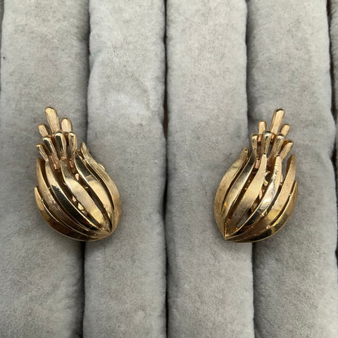 Vintage Crown Trifari Gold Tone Wheat Sheaf Brooch & Clip Earrings Set