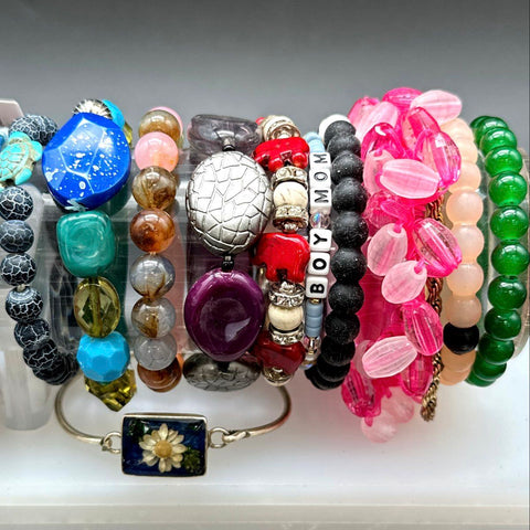 Eclectic Mixed Jewelry Lot 30pc Beaded Bracelets Bangles Cuffs Boho Shell